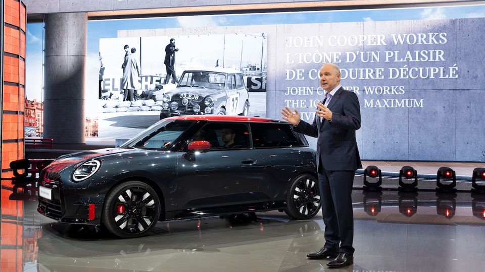 MINI presenta il suo primo veicolo elettrico ad alte prestazioni