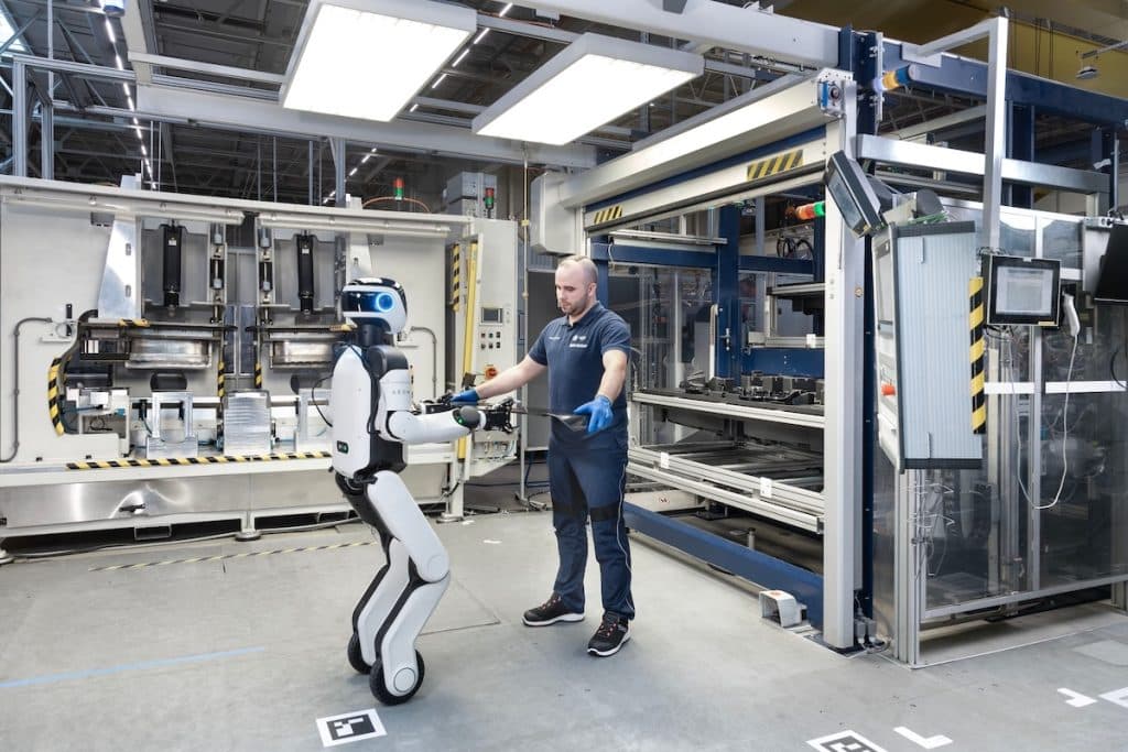 BMW testa robot umanoidi con Physical AI a Lipsia | Elettronauti.it