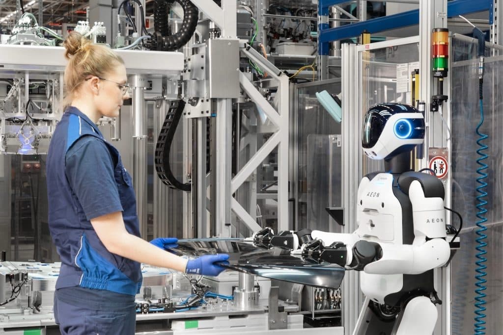 BMW testa robot umanoidi con Physical AI a Lipsia | Elettronauti.it