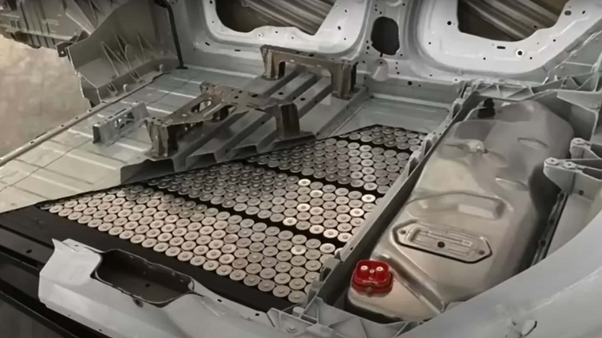 Auto elettriche, quello che bisogna sapere sui pacchi batteria