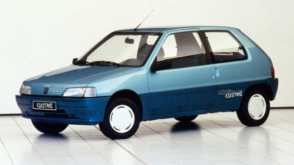 Peugeot 106 elettrica del 1992 Blu Anteriore