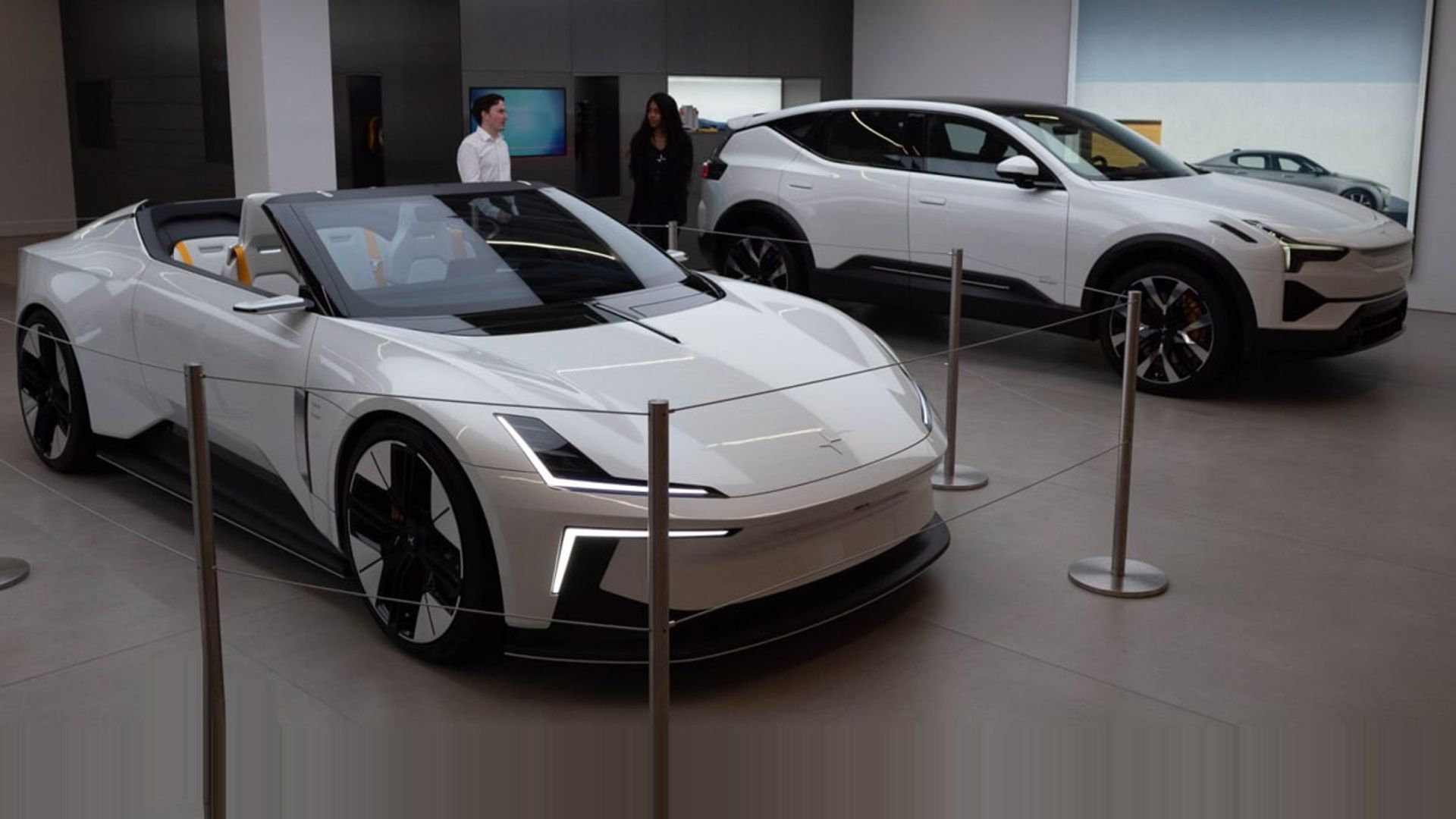 Uno sguardo più da vicino al Polestar 3 e 6 al nuovo South Coast Plaza 'Space'