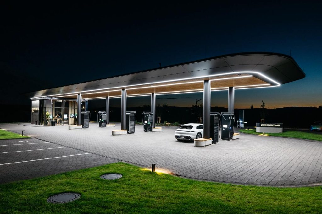 Stazione di ricarica Porsche Lounge | Elettronauti.it
