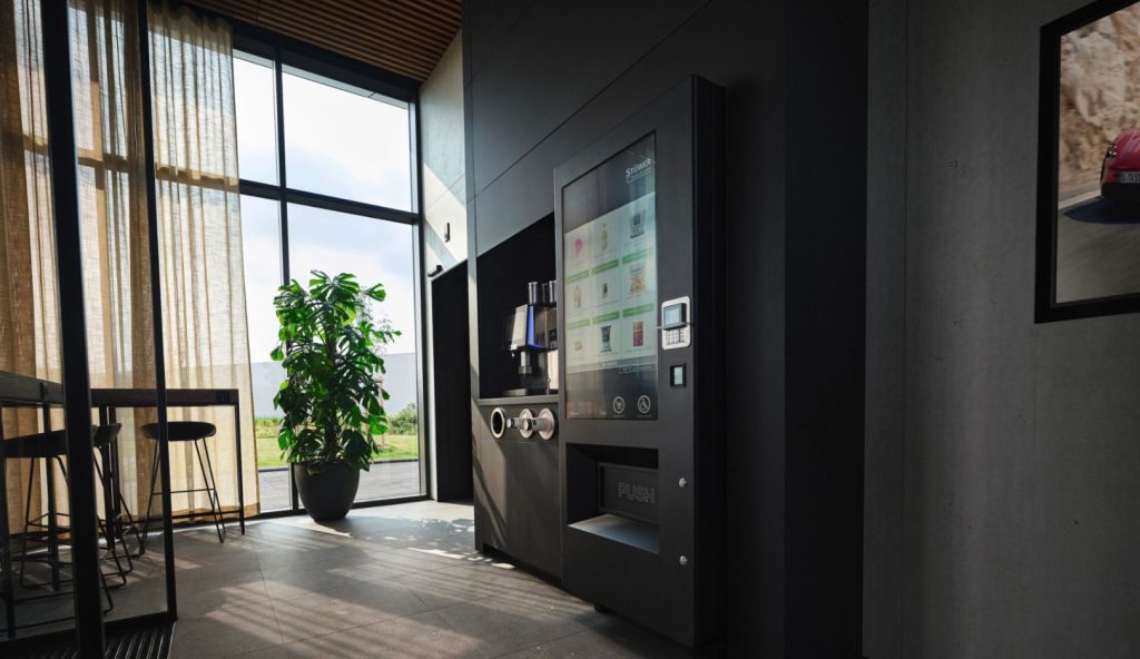porsche charging station iinterni | elettronauti.it