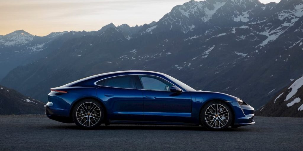 Il capo progettista di Porsche ammette che i veicoli elettrici cinesi e Tesla costringono le case automobilistiche tedesche a essere più coraggiose | Elettronauti.it