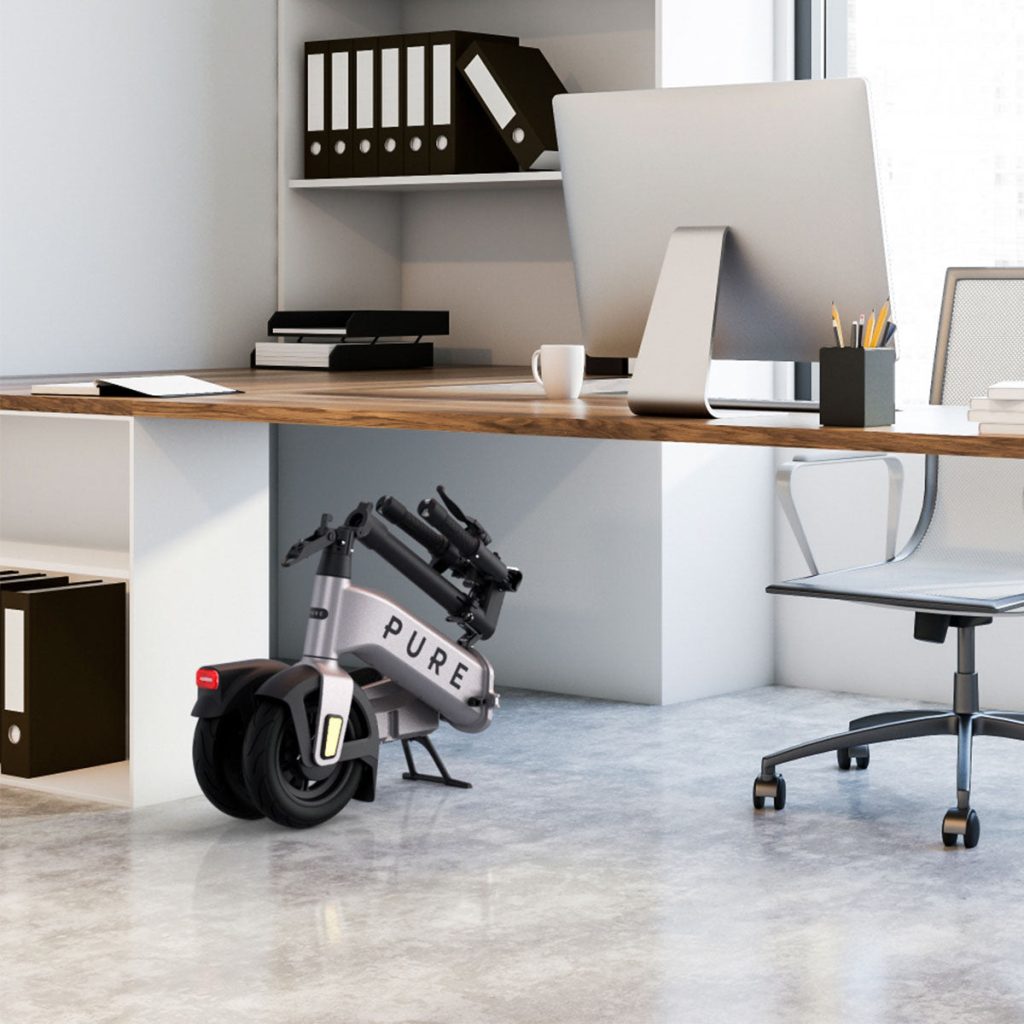 Pure Electric mostra il monopattino elettrico pieghevole Pure Advance Flex | Elettronauti.it
