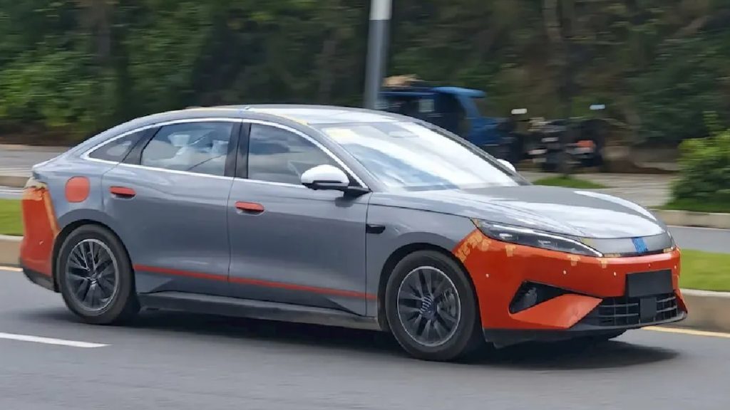 BYD Qin Max: la nuova berlina Flash Charging | Elettronauti.it