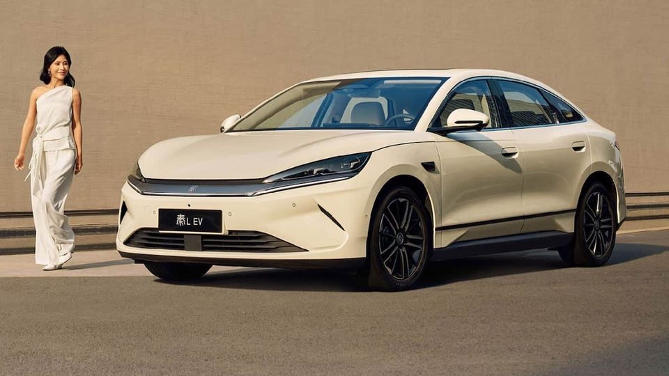 Qin L EV di BYD con nuova tecnologia di guida intelligente ha un prezzo che sorprende!