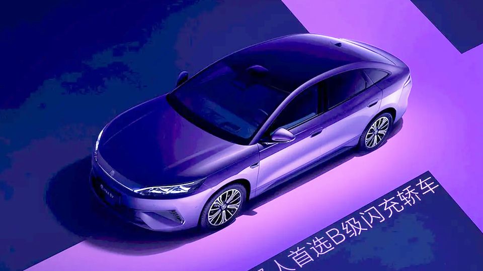 BYD Qin Max: la nuova berlina Flash Charging
