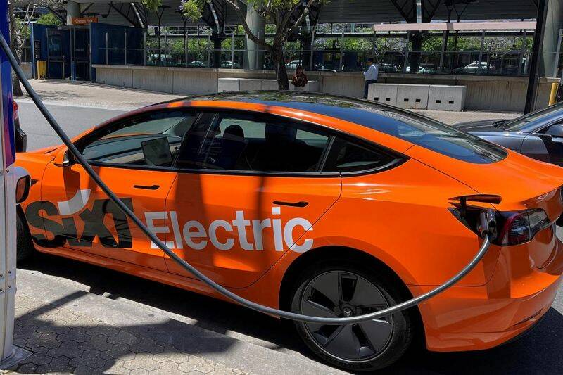 Perché Sixt butta fuori dalla flotta le auto Tesla | Elettronauti.it