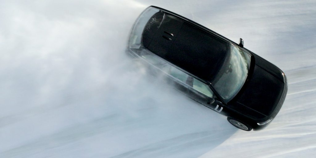 Nuova tecnologia batterie del  primo SUV elettrico di Range Rover - ottimi risultati | Elettronauti.it