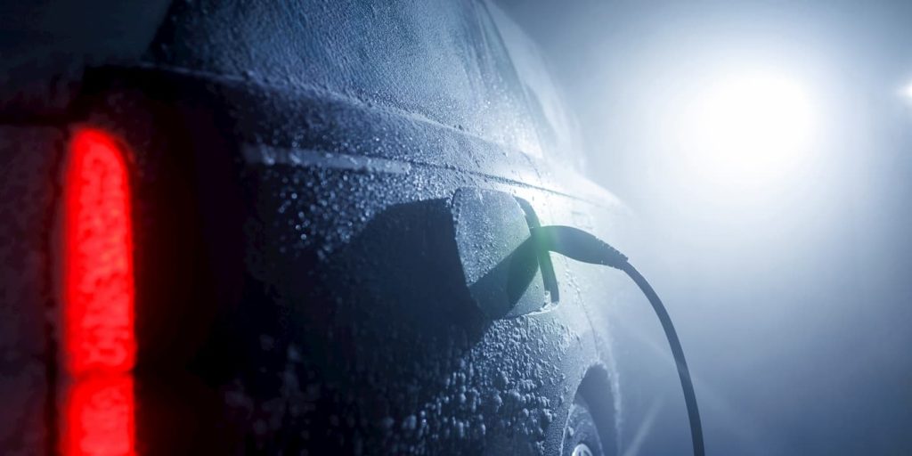 Nuova tecnologia batterie del  primo SUV elettrico di Range Rover - ottimi risultati | Elettronauti.it