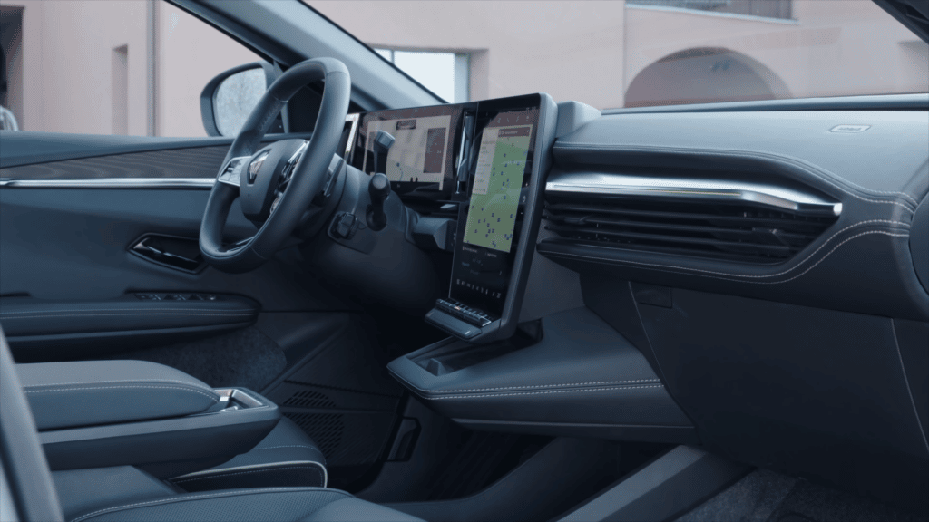 Renault Megane e-Tech Interni | Elettronauti.it