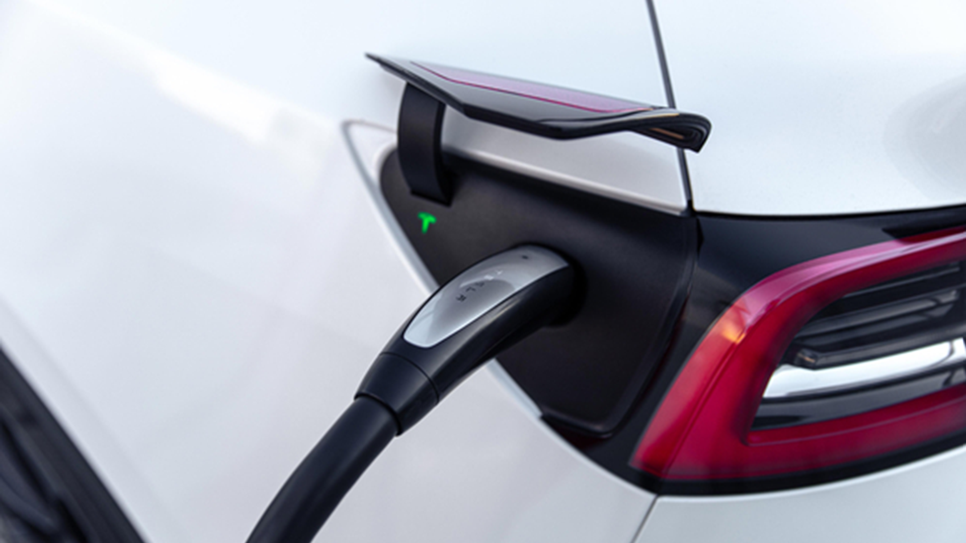 L’impatto delle ricariche rapide sui pacchi batteria Tesla