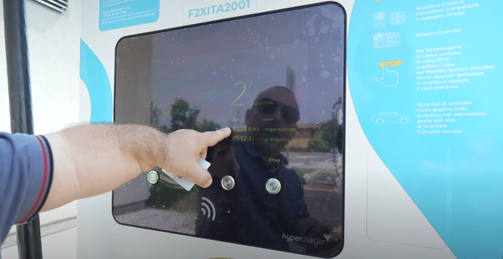 Ricarica al 100% Mercedes EQE 350+ - elettronauti