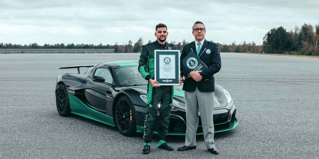 La Rimac Nevera conquista un altro Guinness World Record... solo che questa volta è in retromarcia | Elettronauti.it