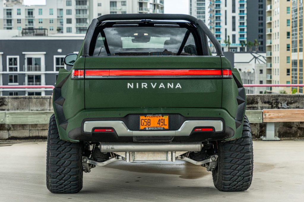 Rivian R1T trasformata in una bestia off-road da 850 CV pronta per l'Apocalisse | Elettronauti.it