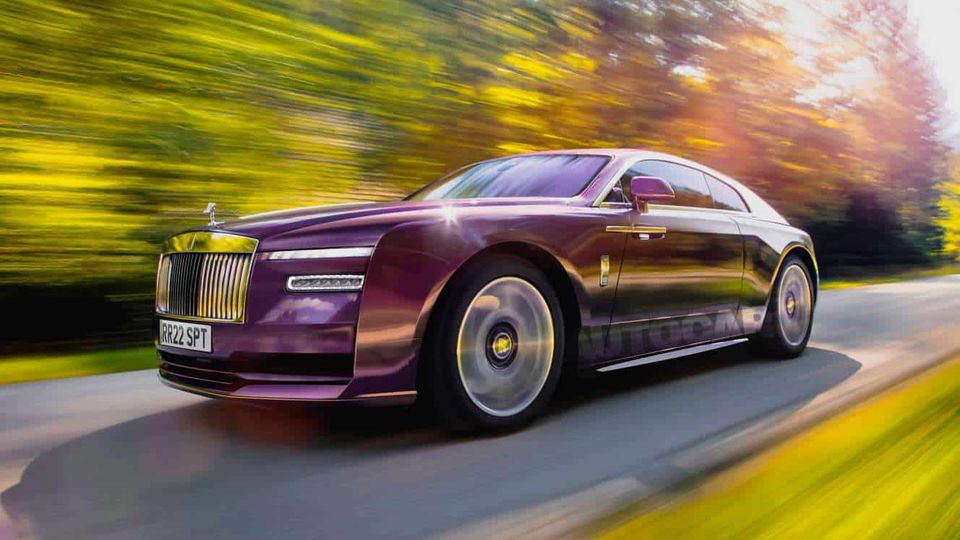 rolls royce spectre su strada