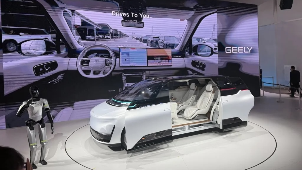 Geely EVA Cab robotaxi: debutto Auto China 2026 | Elettronauti.it