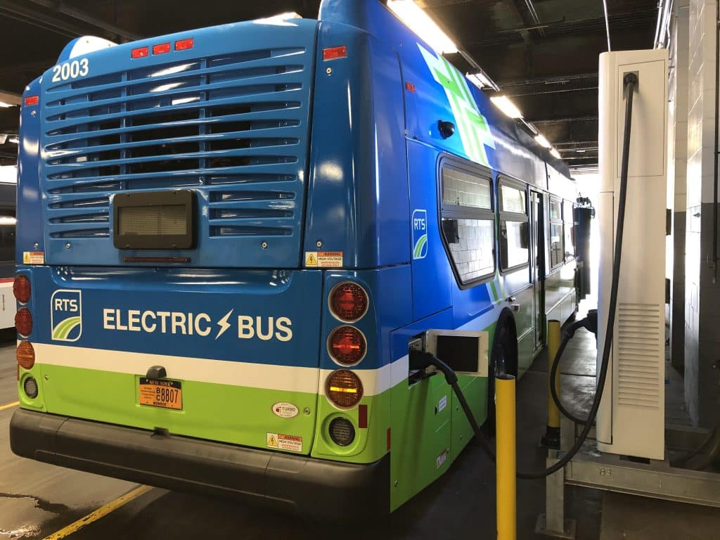 Le vendite di autobus urbani elettrici superano i diesel in Europa nel 2023 | Elettronauti.it