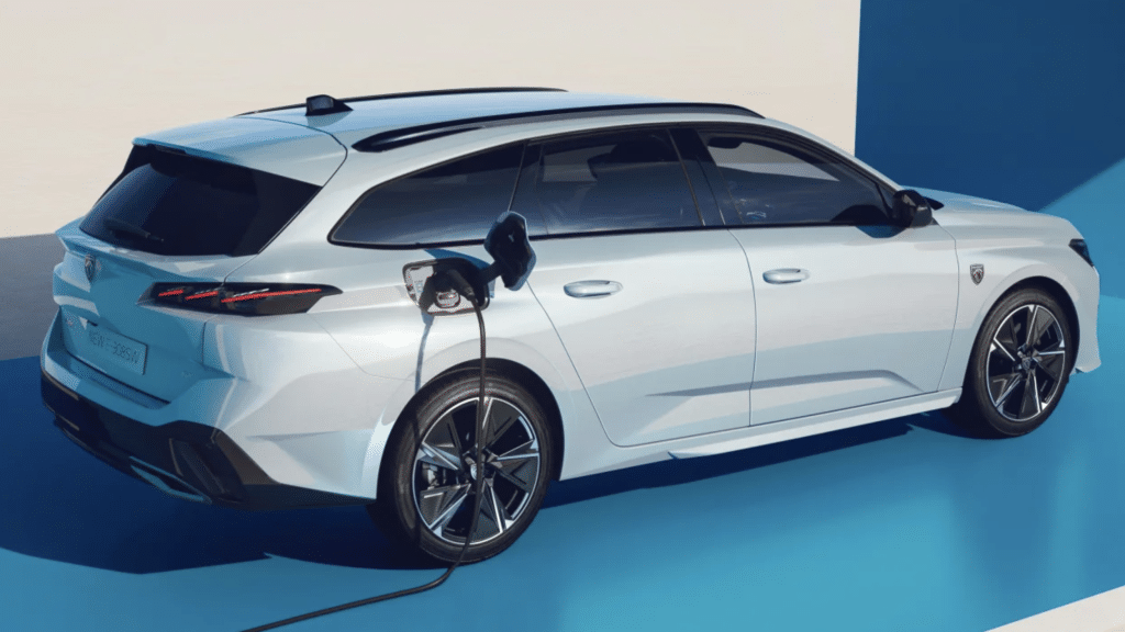 NUOVA PEUGEOT E-308 FIRST EDITION | Elettronauti.it