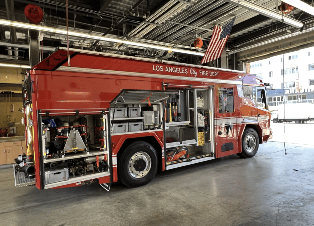 Consegnata la prima autopompa elettrica a Los Angeles | Elettronauti.it