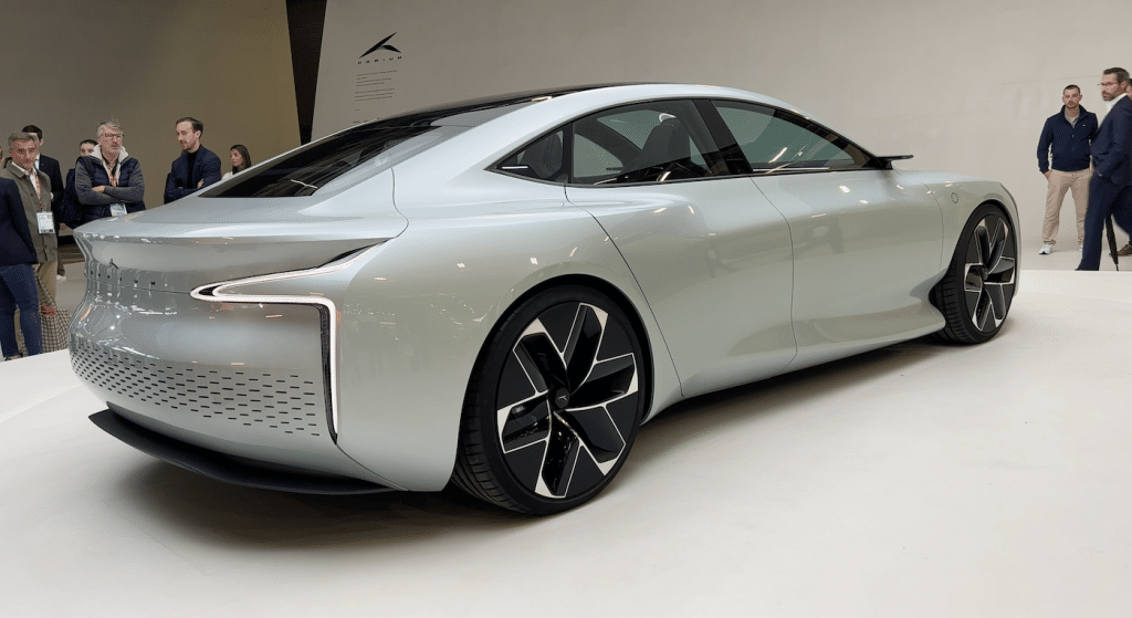 Hopium: Incerto il futuro della limousine ad idrogeno | Elettronauti.it