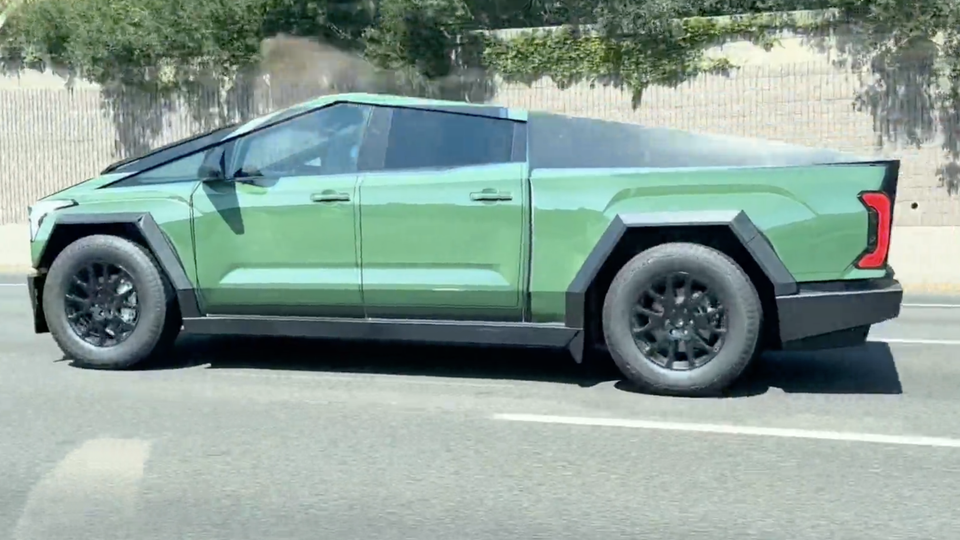 cybertruck-Toyota Tundra