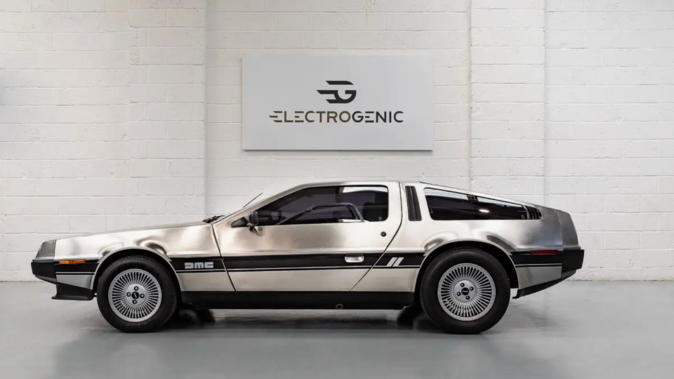 La DeLorean DMC-12 ritorna al futuro con un kit di conversione BEV.