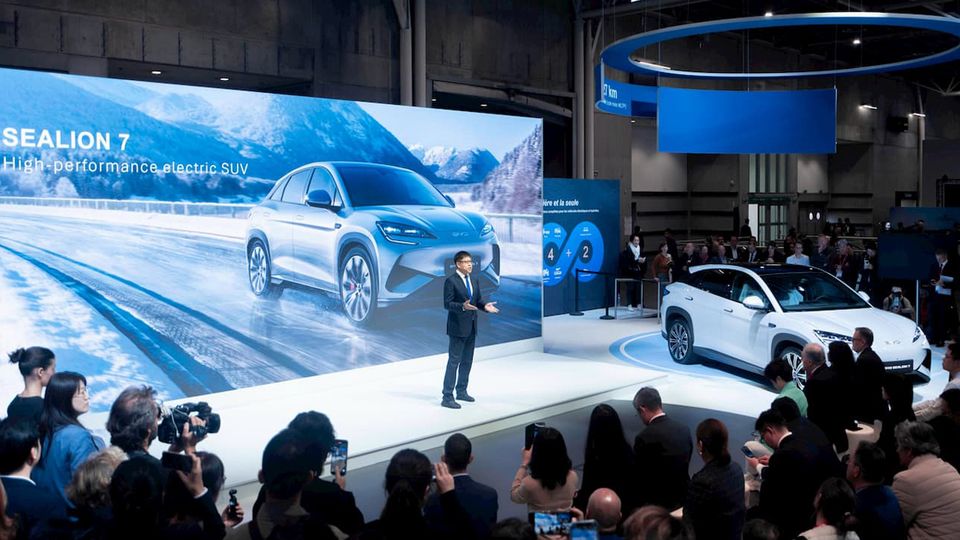 Il nuovo SUV elettrico Sealion 7 di BYD è destinato a rivaleggiare in Europa con i migliori