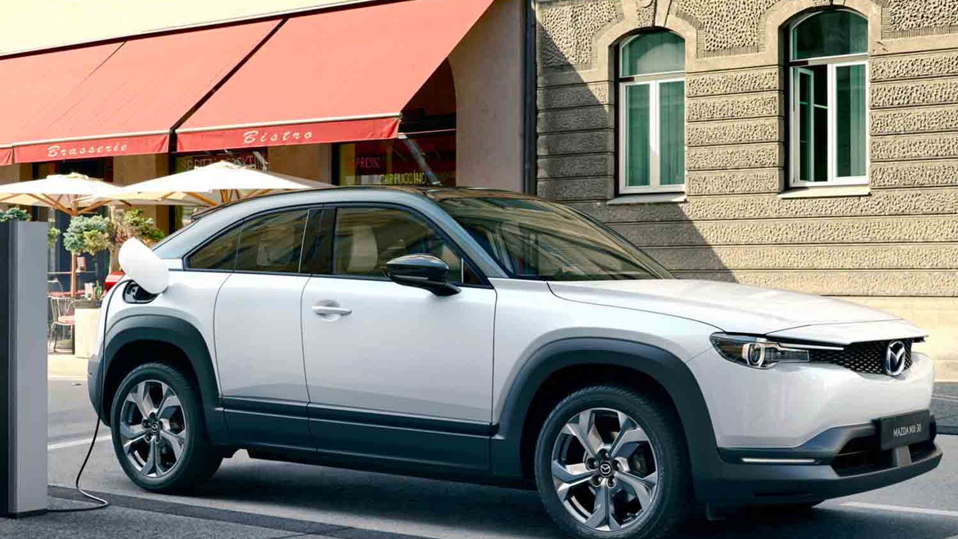 Secondo Mazda le auto elettriche devono avere poca autonomia. Parliamone