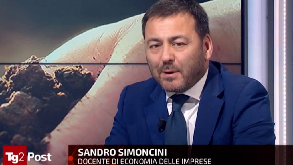 TG2 Post - Auto elettrica e suoi limiti- Tra disinformazione e retorica | Elettronauti.it