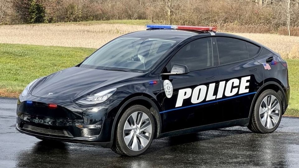 Tesla Model Y come auto della polizia, in America stanno pensando alla transizione ecologica anche per i mezzi di pattugliamento