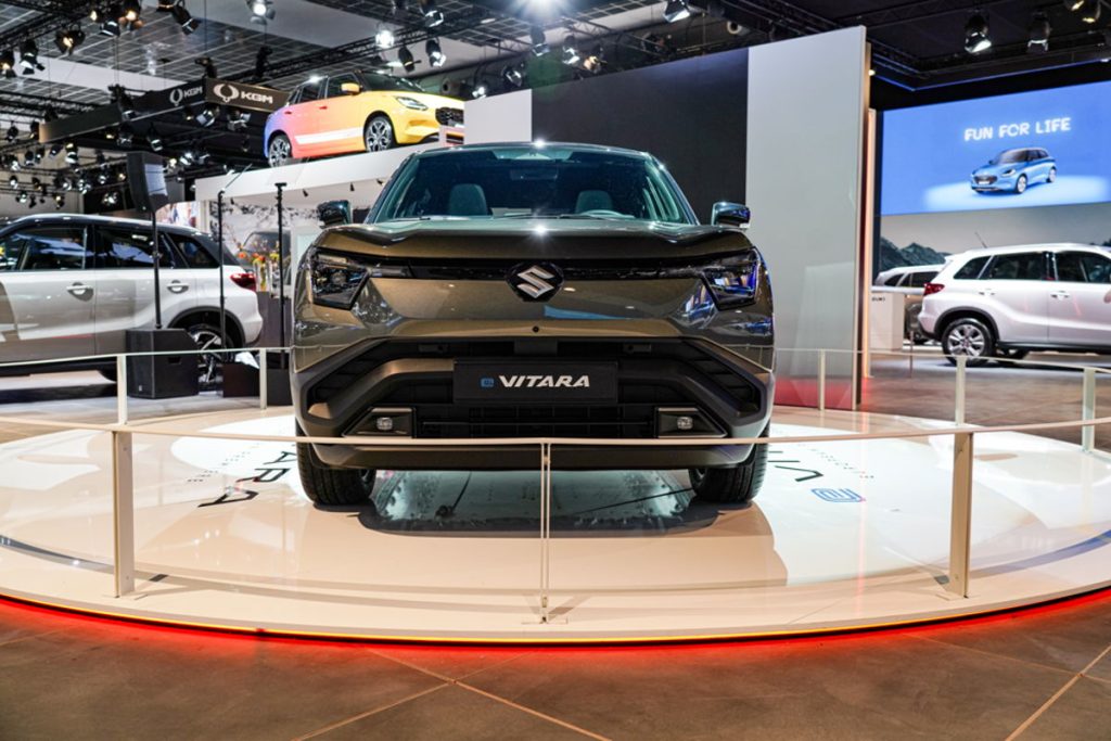 Suzuki ha presentato fisicamente, in prima Europea, la e VITARA, al Salone dell'Auto di Bruxelles | Elettronauti.it