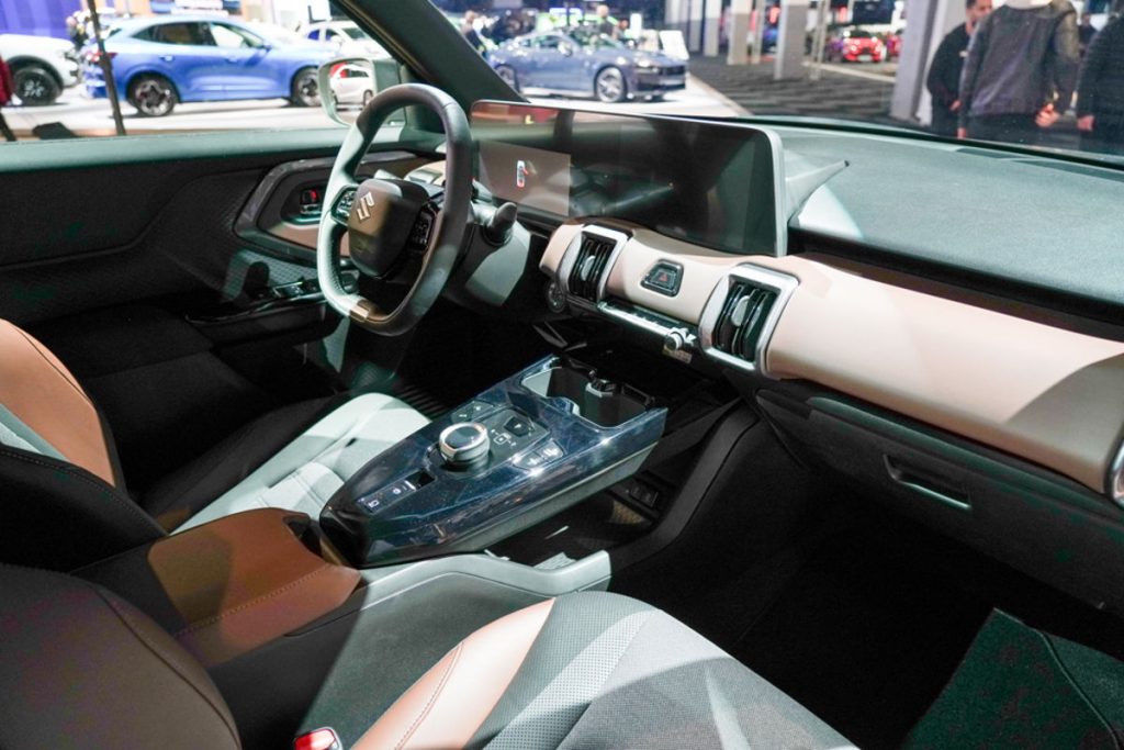 Suzuki ha presentato fisicamente, in prima Europea, la eVITARA, al Salone dell'Auto di Bruxelles | Elettronauti.it