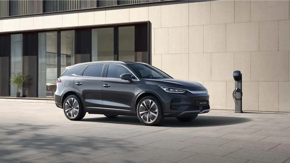 BYD Tang esterni