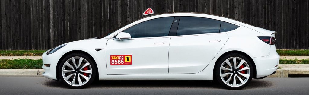 Taxi Tesla Milano