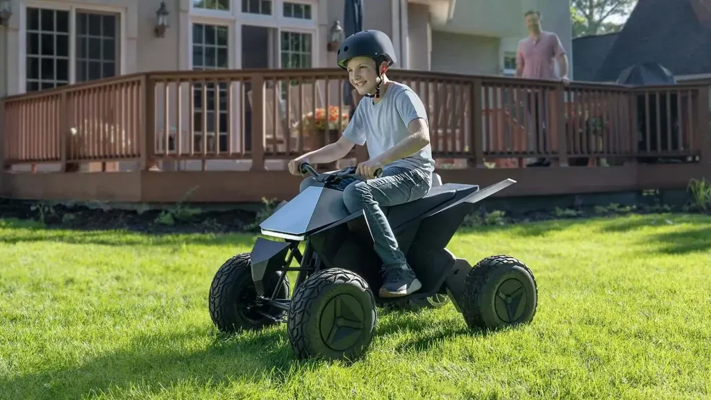 Tesla Cyberquad per bambini viene lanciata in Europa dopo essere risultata troppo pericolosa per gli americani | Elettronauti.it