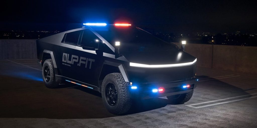 Tesla Cybertruck presentato come imponente veicolo della polizia | Elettronauti.it