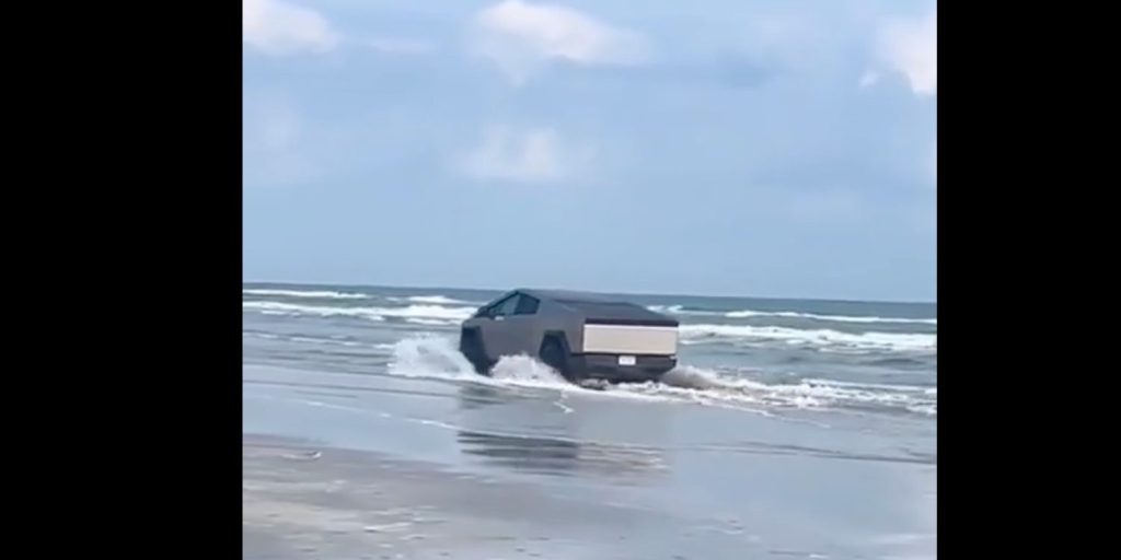 Il SUV YangWang U8 di BYD diventa quasi anfibio con la nuova modalità "Emergency Float". | Elettronauti.it