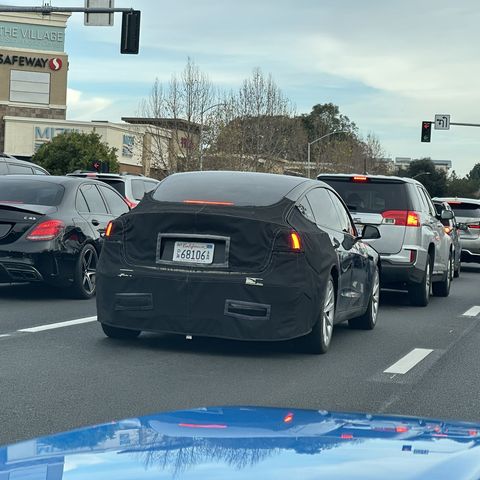 Tesla Model 3 camuffata a Palo Alto - California