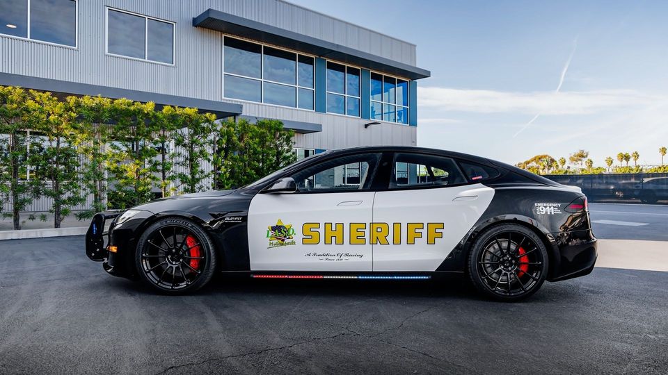 Tesla Model S Plaid per il "LAPD"