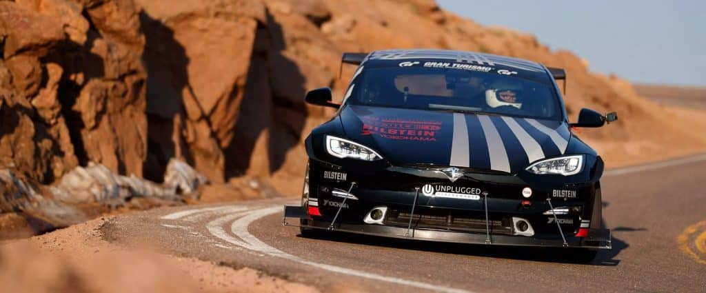 Tesla Model S Plaid Custom Track Articolo Greenergy | Elettronauti.it