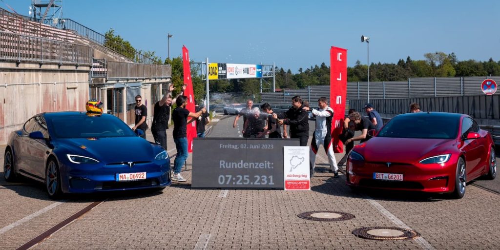Avvistata la nuova Taycan Turbo GT di Porsche, con un design elegante e sportivo per competere con la Tesla Plaid | Elettronauti.it