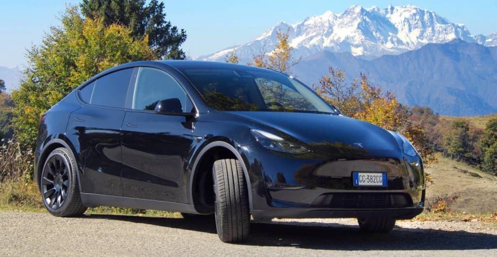 Tesla Model Y Anteriore Nera | Elettronauti.it