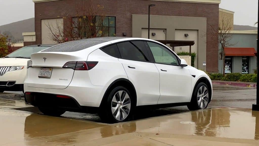 tesla model y rwd bianca posteriore | Elettronauti.it