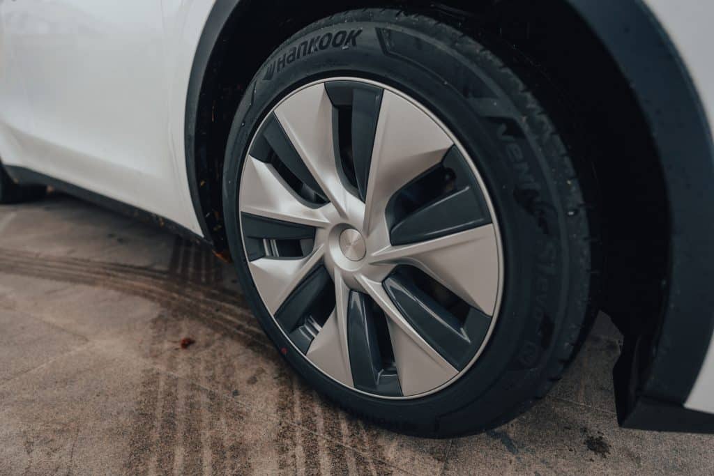 tesla model y rwd cerchio | Elettronauti.it