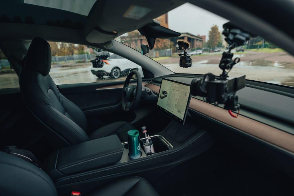 tesla model y rwd interni | Elettronauti.it
