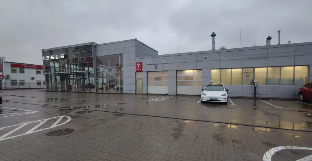 Tesla investe in Polonia, ma crea anche caos | Elettronauti.it