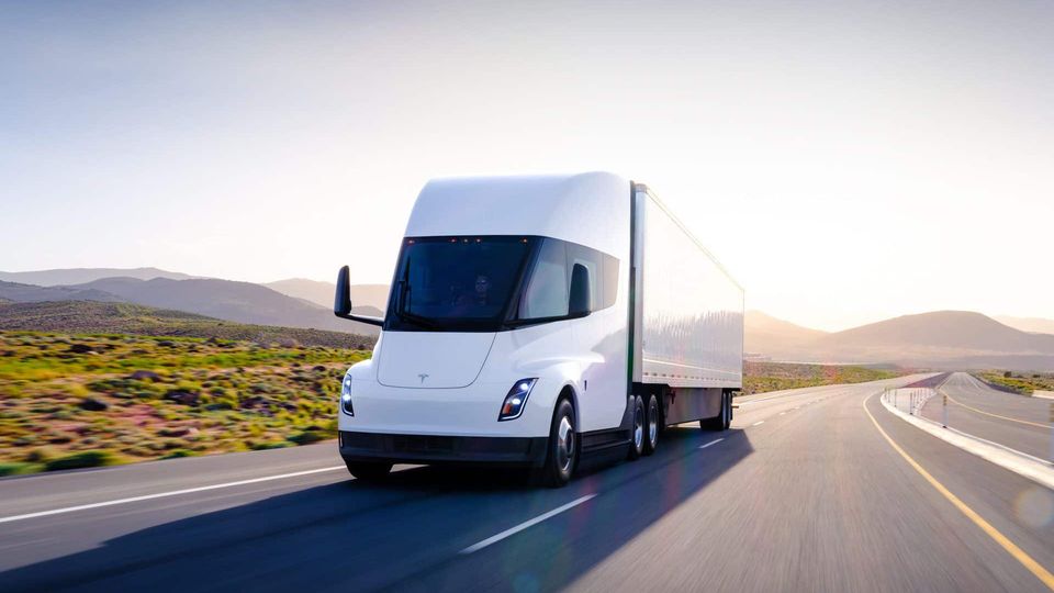 Tesla Semi Anteriore
